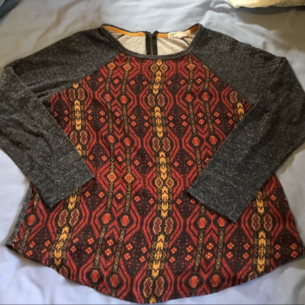 Jolt Heather Grey Aztec Pattern Top L
